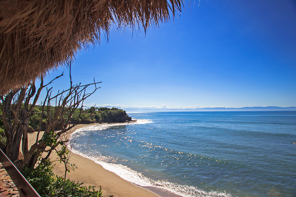 0440-ocean-front-villa-in-pontoquito-near-punta-de-mita-Tripwix-mx0251